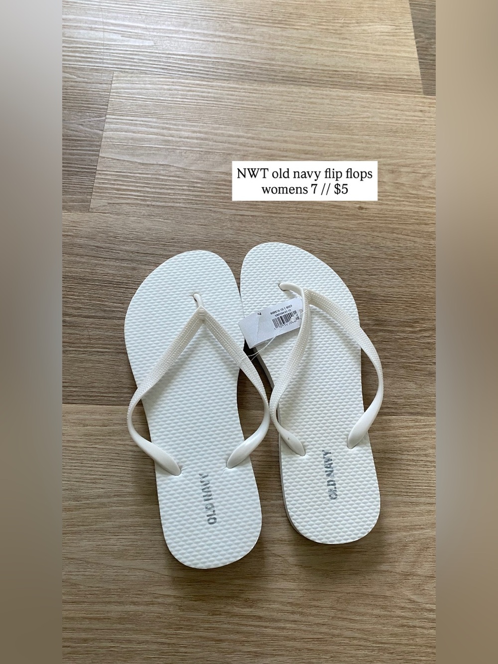 NWT old navy flip flops womens 7